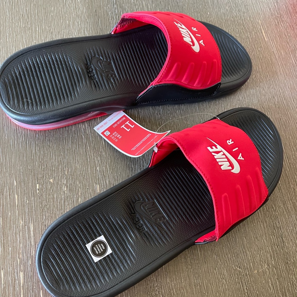 Nike Air Max Camden slides-Black/White-University
